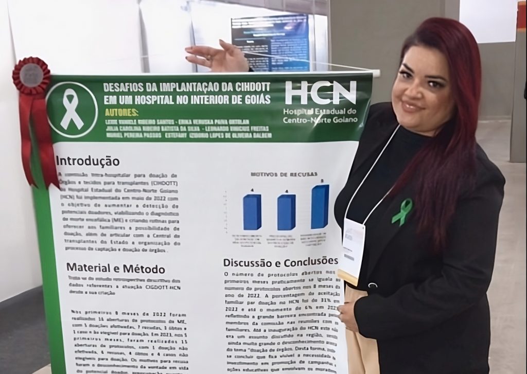 Coordenadora das UTI's Adulto e membro da CIHDOTT do HCN, Leide Ribeiro Santos, recebeu certificado de destaque pela apresentação do trabalho por mostrar a importância da atuação das CIHDOTT's no processo de doação e transplante de órgãos