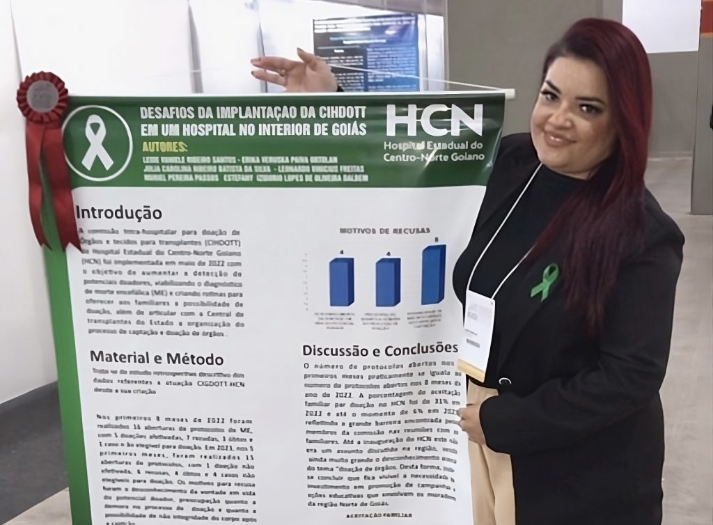 Coordenadora das UTI's Adulto e membro da CIHDOTT do HCN, Leide Ribeiro Santos, recebeu certificado de destaque pela apresentação do trabalho por mostrar a importância da atuação das CIHDOTT's no processo de doação e transplante de órgãos