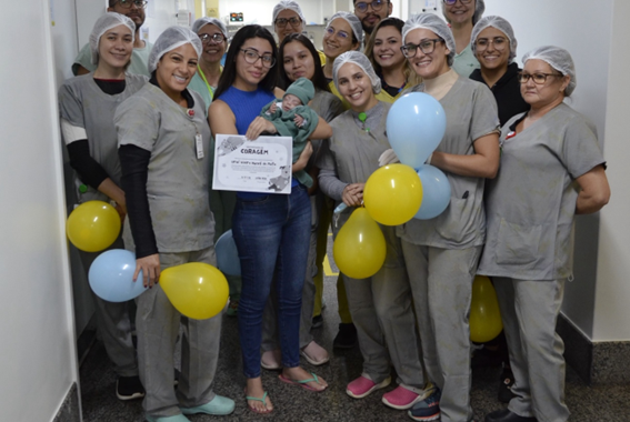 Hospital Estadual do Centro-Norte Goiano (HCN) ofereceu cuidados humanizados a um bêbe de 27 semanas com o Caren, unidade gerida pelo Instituto de Medicina, Estudos e Desenvolvimento (IMED)