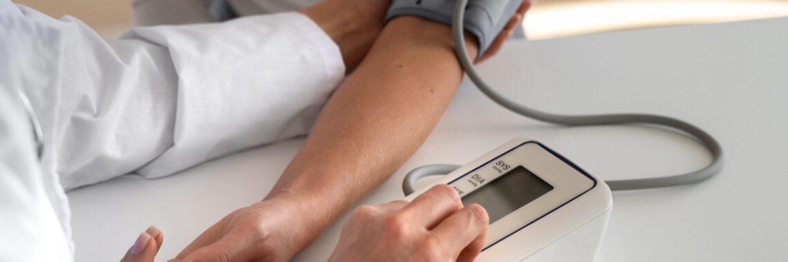 Hospital Estadual do Centro-Norte Goiano (HCN) oferece orientações sobre hipertensão arterial no Dia Nacional de Prevenção e Combate à Hipertensão, destacando a importância do diagnóstico e tratamento.