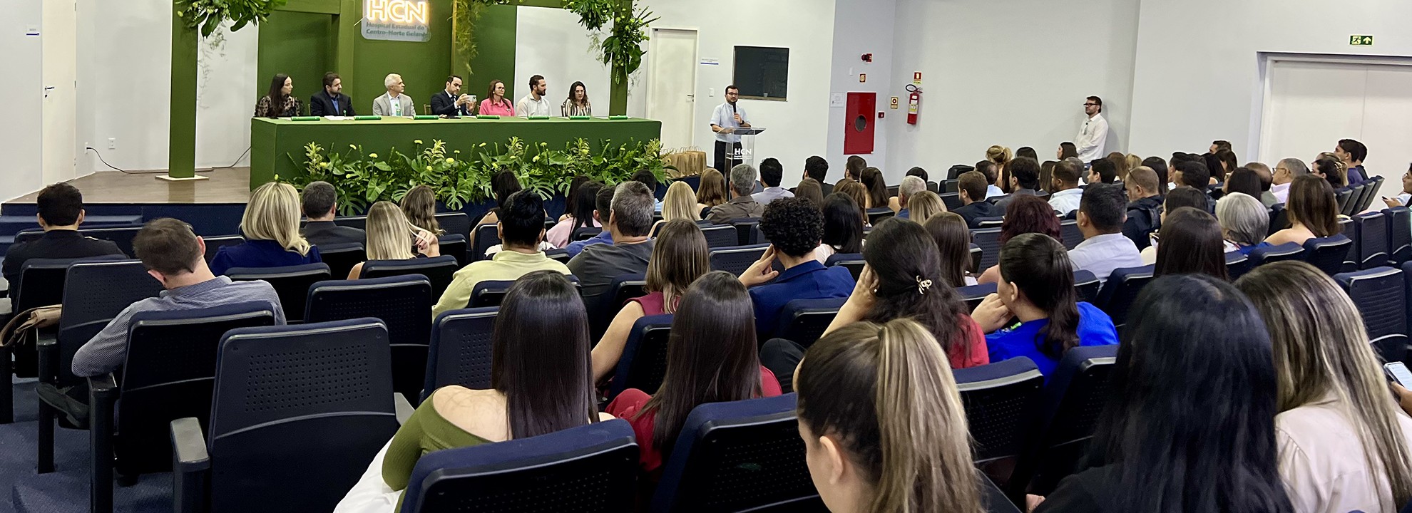 Formatura histórica da primeira turma de residentes em Cirurgia Geral e segunda em Clínica Médica no Hospital Estadual do Centro-Norte Goiano (HCN).
