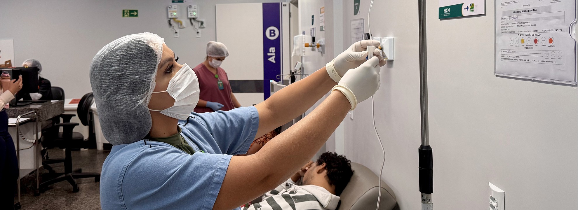 HCN (Hospital Estadual do Centro-Norte Goiano) conscientiza sobre a prevenção do câncer bucal e a importância da saúde oral em alusão a campanha Maio Vermelho.