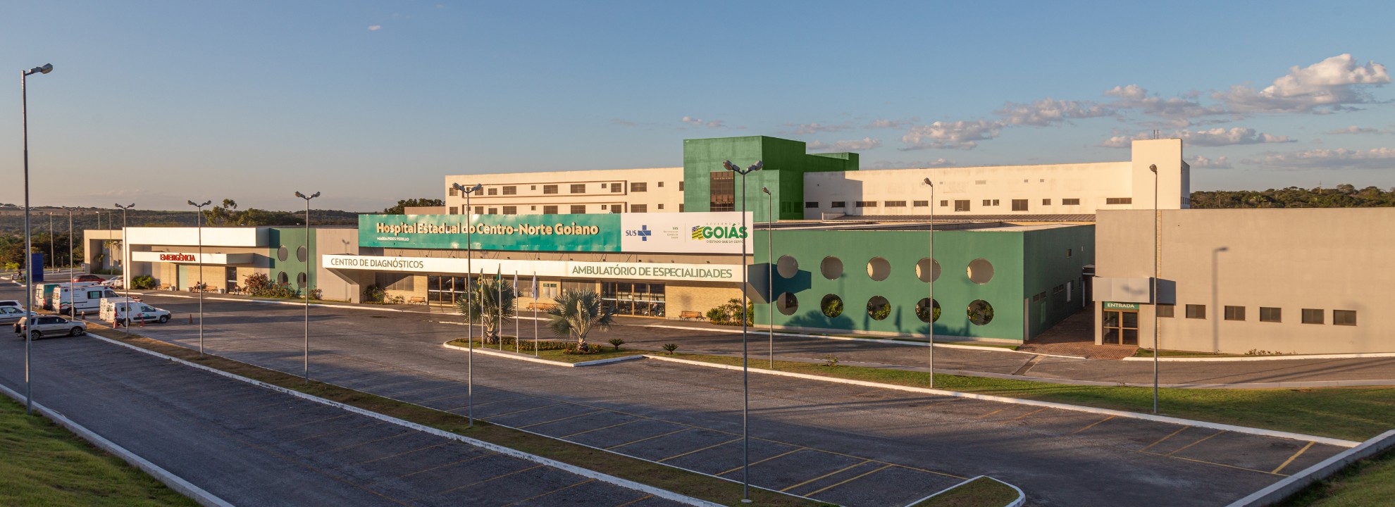 Conhecido como Gigante do Norte, o Hospital Estadual do Centro-Norte Goiano (HCN) destaca-se na saúde pública com 280 mil atendimentos e excelência em serviços médicos na macrorregião de Goiás.